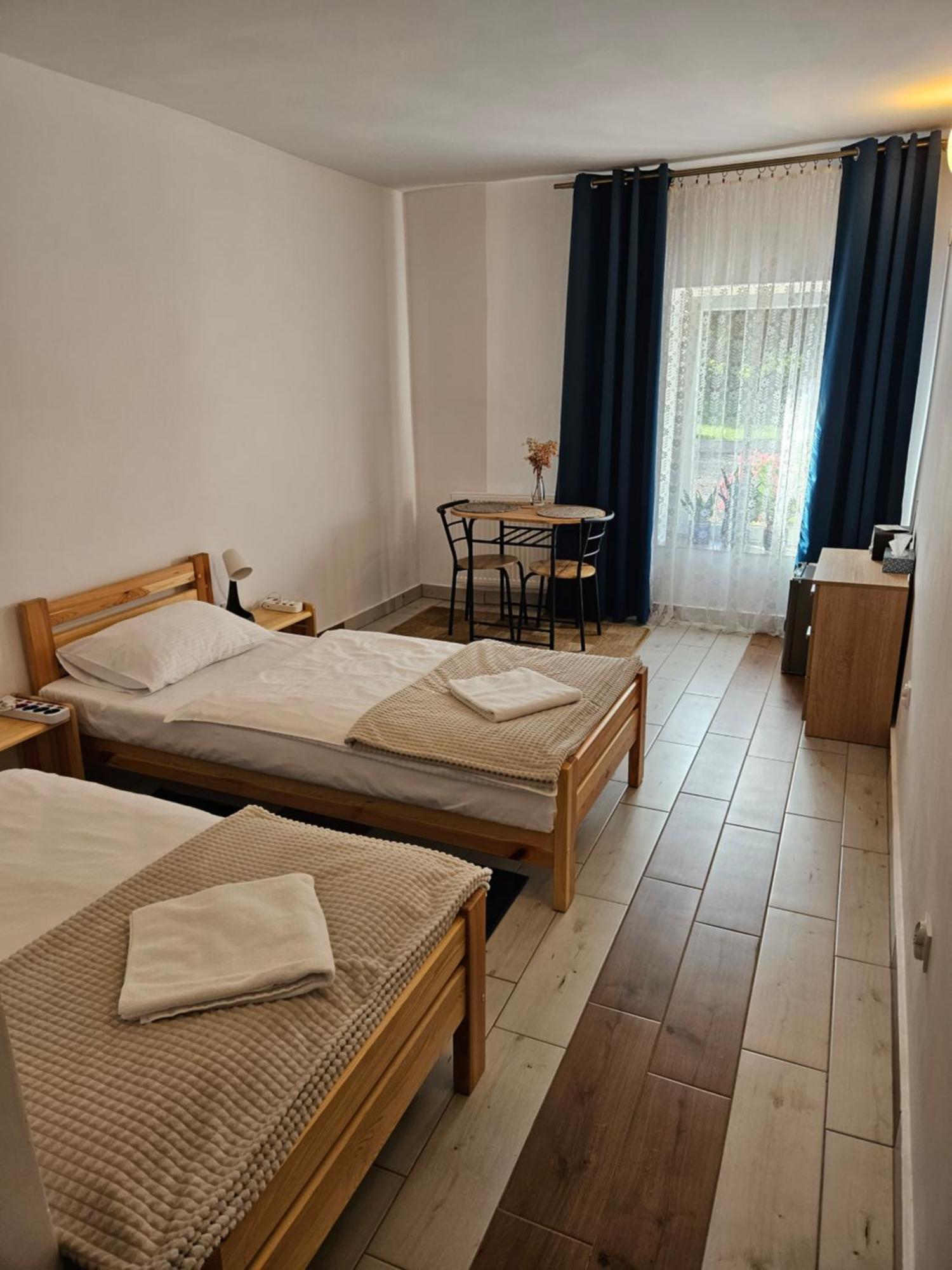 Noclegi U Przewodnikow - Zwiedzaczek Lubawka Kamer foto