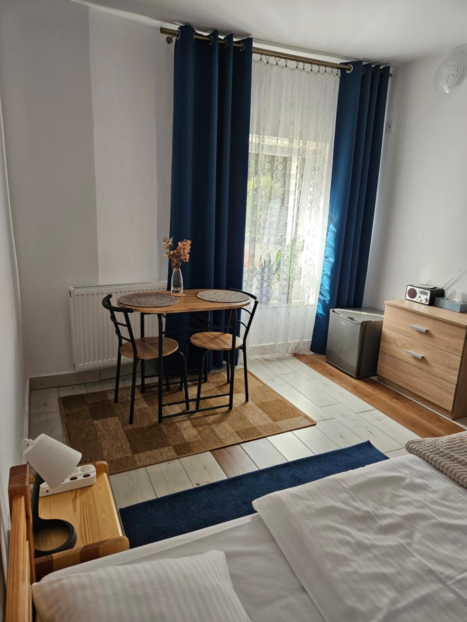 Noclegi U Przewodnikow - Zwiedzaczek Lubawka Kamer foto