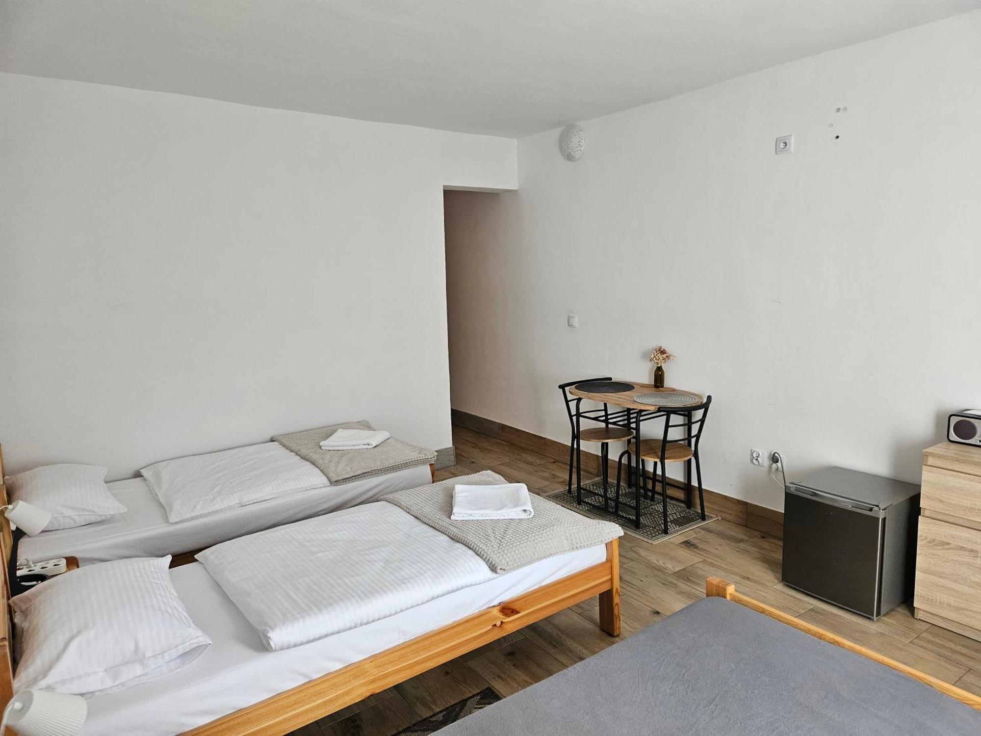 Noclegi U Przewodnikow - Zwiedzaczek Lubawka Kamer foto