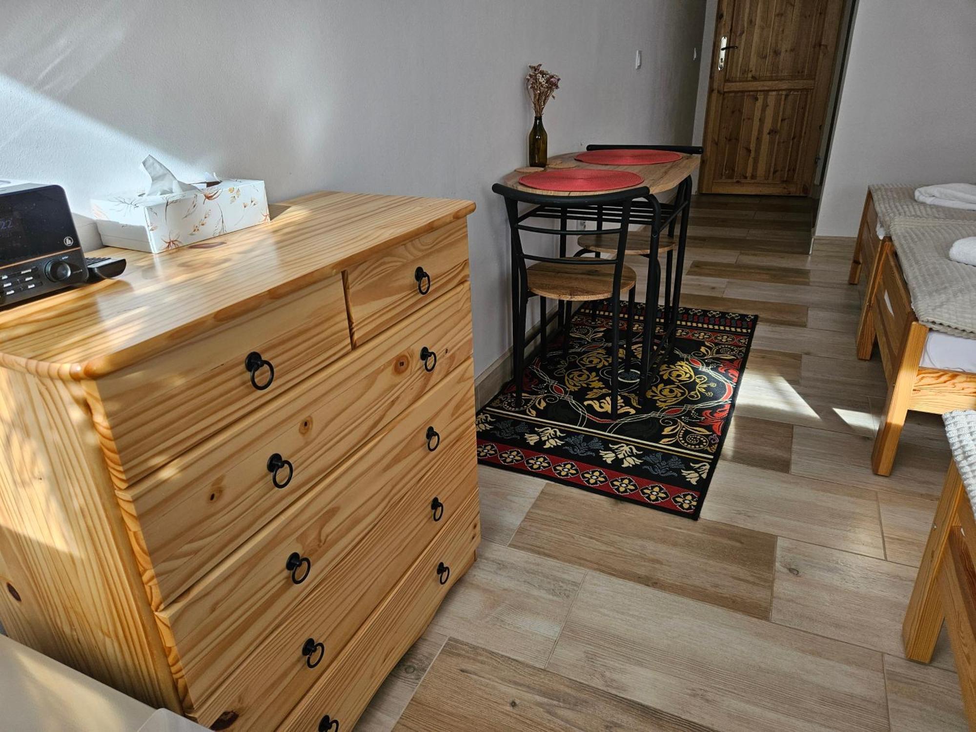 Noclegi U Przewodnikow - Zwiedzaczek Lubawka Kamer foto