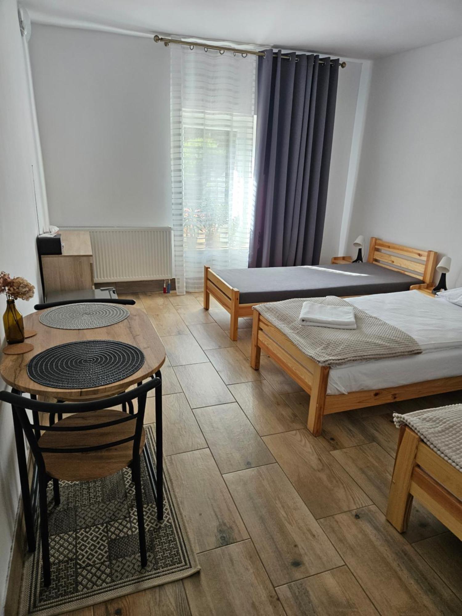 Noclegi U Przewodnikow - Zwiedzaczek Lubawka Kamer foto